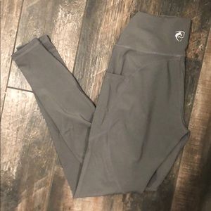 Alphalete Meridian Leggings